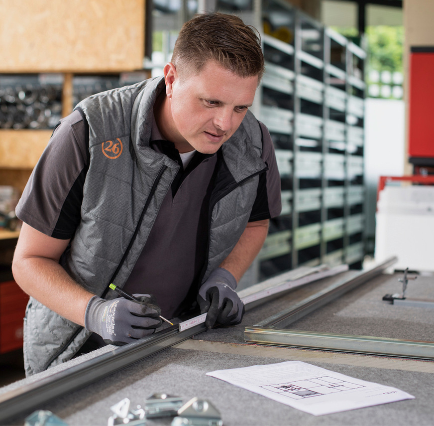 In der eigenen Werkstatt sind die Arbeitsverhältnisse deutlich komfortabler als auf der Baustelle.