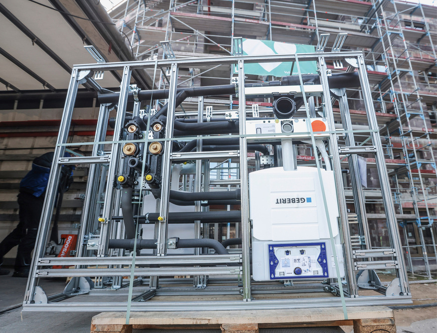 Das Arbeiten mit BIM-Werkzeugen birgt auch für das Handwerk neue Chancen, Projekte schneller, sicherer und wirtschaftlicher durchzuführen, etwa mittels Vorfertigung von Installationswänden.