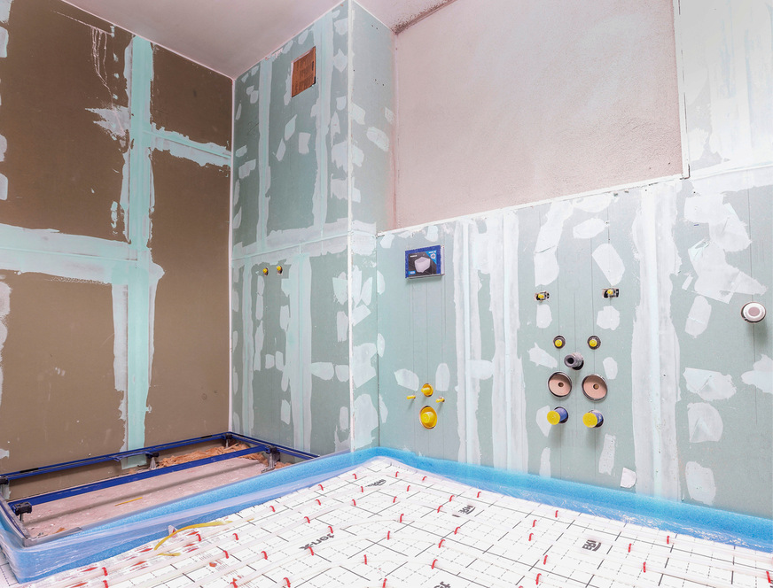 Die Zeitplanung verschiedener Gewerke wie Sanitärtechnik, Fliesenleger oder Maler kann sich mit BIM-Planungsmethoden vereinfachen.