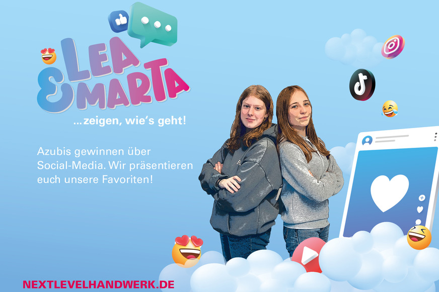 Lea (li.) und Marta (re.) bewerten Social-Media-Auftritte ihrer Kolleg:innen im Netz.