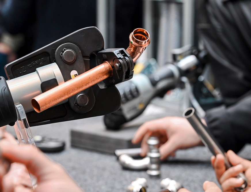 Handwerk bleibt immer noch Handwerk: Ausprobieren und Anfassen sind ausdrücklich erwünscht.