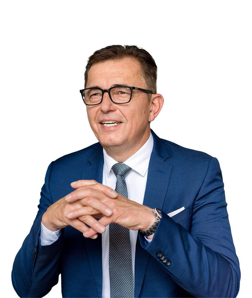 „Dezentrale Eigenversorgung mit regenerativen Energien mittels Solarthermie und Photovoltaikanlagen mit integrierten Speichertechnologien erfordern zusätzliche Kompetenzen.“Michael Hilpert, ZVSHK-Präsident