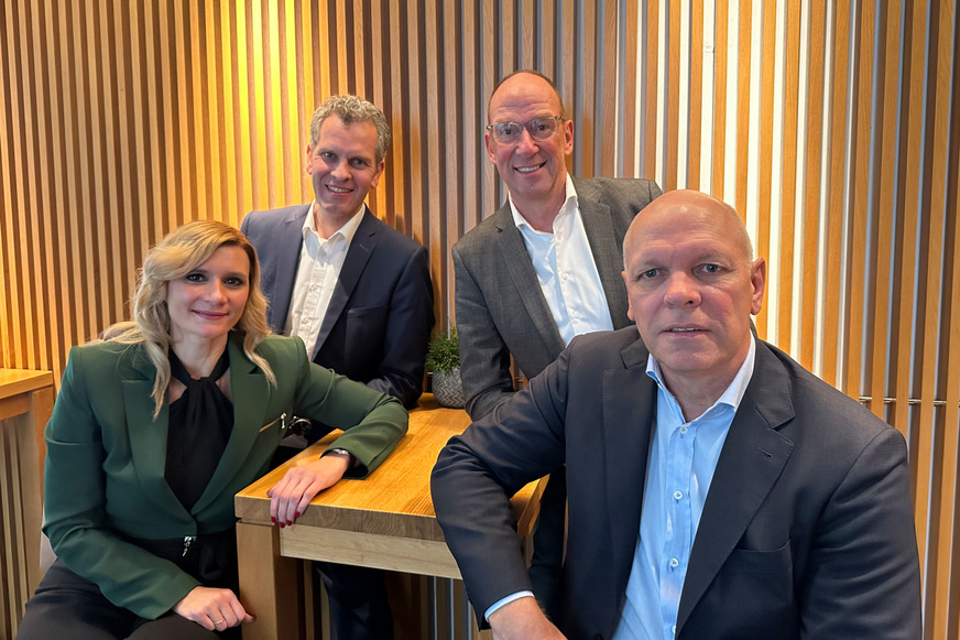 Der Vorstand des Industrieverbunds VDMA Sanitärtechnik und -design (v.r.n.l.): Dirk Gellisch (Viega), Frank Wiehmeier (Hansgrohe), Thilo Pahl (Vorsitz, Bette) und Dr. Laura Dorfer (Geschäftsführerin VDMA Sanitärtechnik und -design)