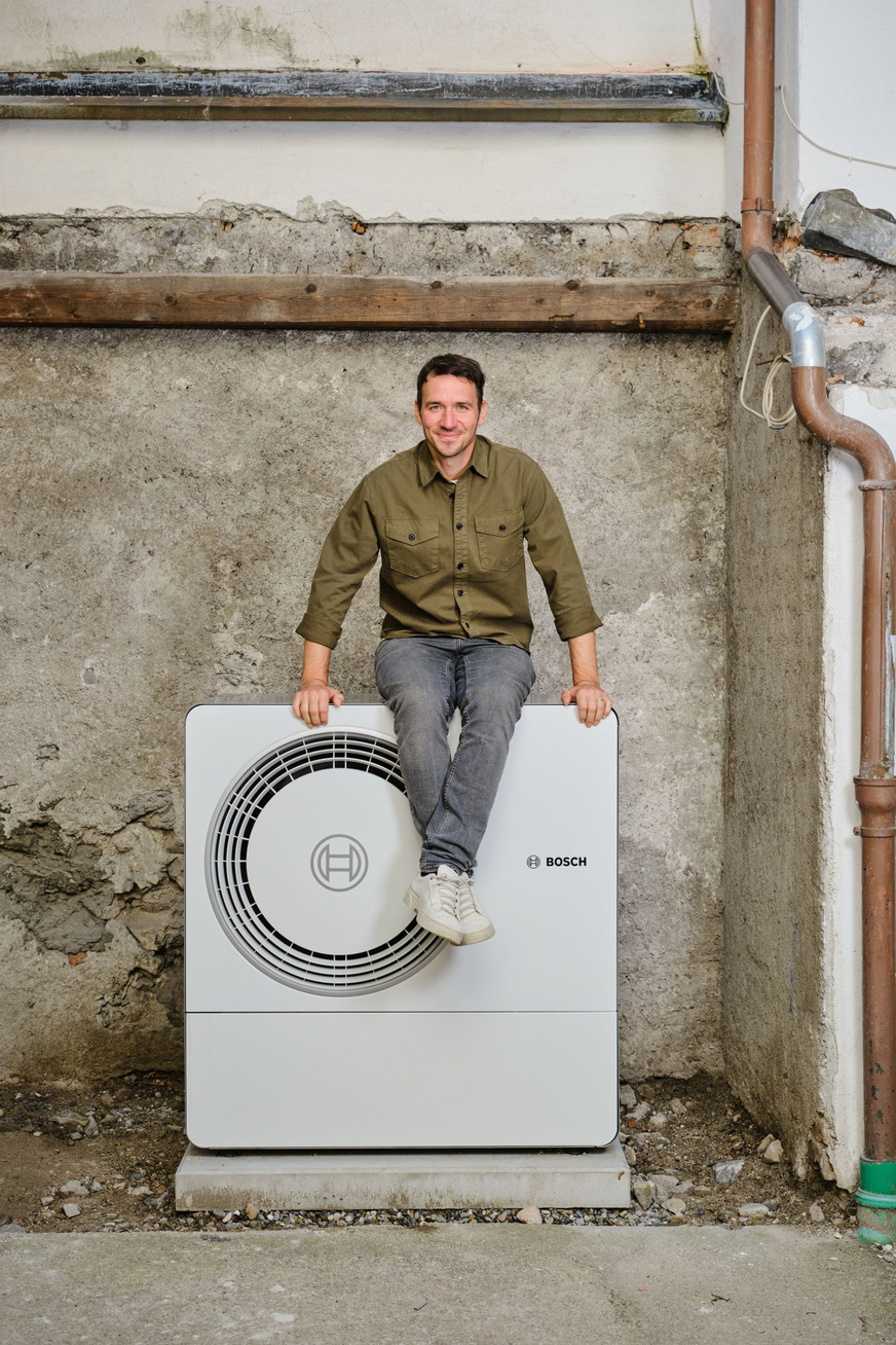 Die Bosch Compress 6800i AW sorgt im Zweifamilienhaus von Felix Neureuther für eine effiziente und umweltfreundliche Wärmeversorgung.