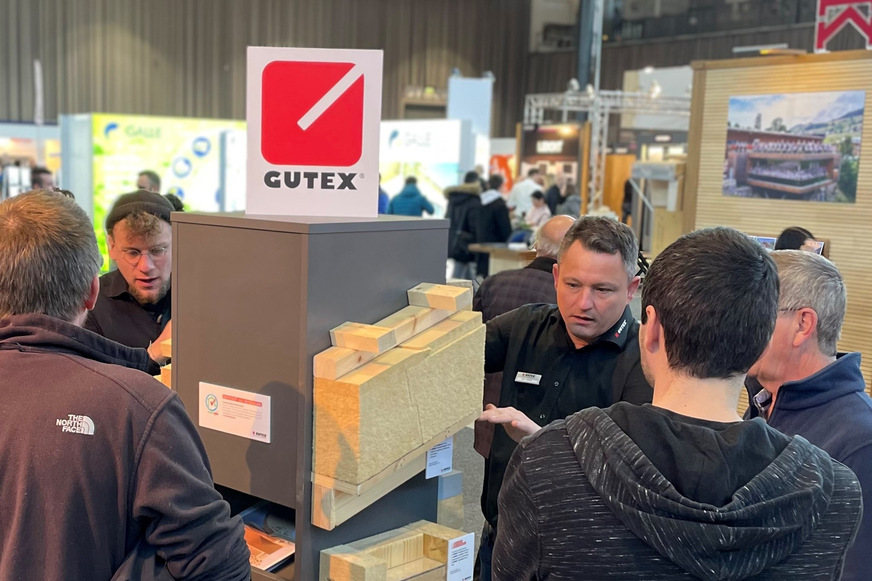 Besucher entdecken auf der GETEC 2025 praktische Lösungen rund um das Gebäude.