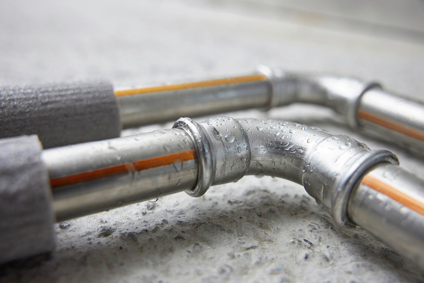 In Kühlanlagen und Heizungssystemen lässt sich Kondensat oder Feuchtigkeit an den Rohrleitungen nicht immer vermeiden.