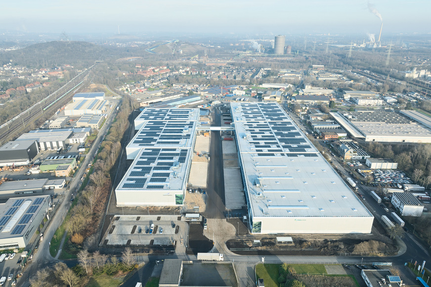 Die zentrale Lagerhalle in Bottrop ersetzt ab sofort das zu klein gewordene Zentrallager in Duisburg und diverse Nebenlager an anderen Standorten.
