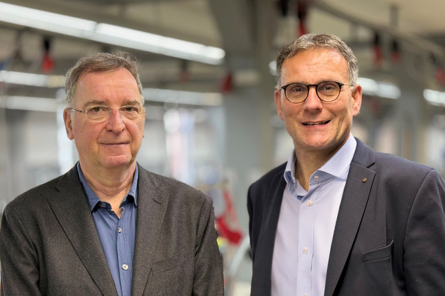 v.l.n.r: Thomas Kübler, geschäftsführender Gesellschafter der Paul H. Kübler Bekleidungswerk GmbH & Co. KG; Richard Scheiner, CEO der Paul H. Kübler Bekleidungswerk GmbH & Co. KG