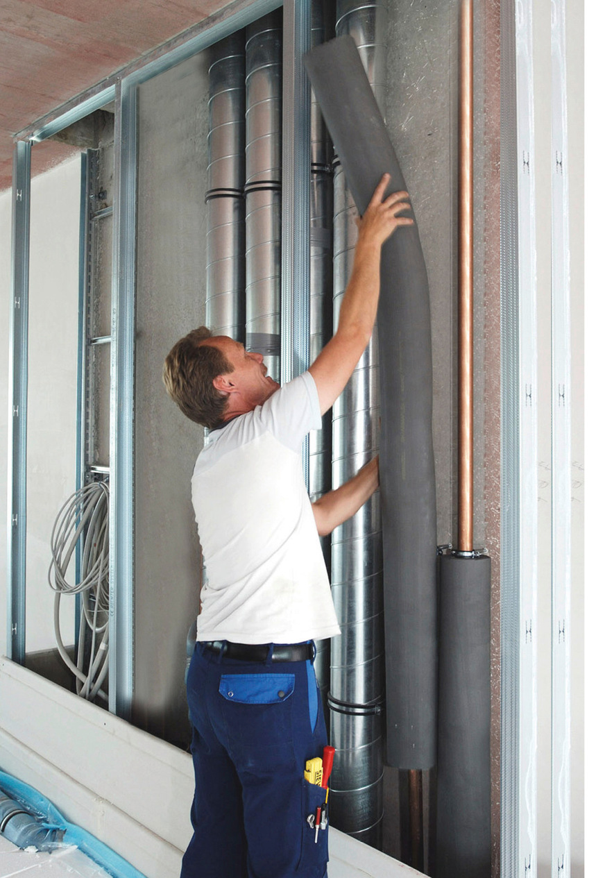 E Flexible Dämmschläuche können in der Regel einfach über die Rohre ­geschoben werden.