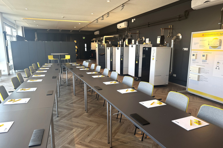 Bei Ritter Energie in Dettenhausen werden die Handwerkspartner in Theorie und Praxis zu Fragenstellungen moderner Gebäudeenergietechnik geschult und trainiert.