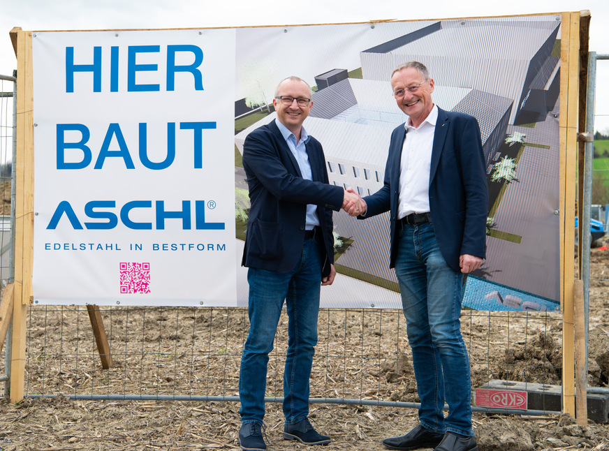 Gerhard Seemann, Bürgermeister der Marktgemeinde Pichl bei Wels und Roman Aschl. (v.l.n.r.)