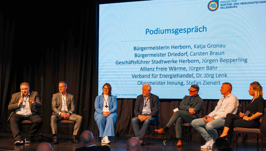 Im Gespräch bleiben: Die Innung SHK Dillenburg und die Kreishandwerkerschaft Lahn-Dill hatten Herbst 2024 eine gut besuchte Infoveranstaltung rund um die KWP angeboten. Mit dabei: Experten, Energieversorger und die Lokalpolitik.