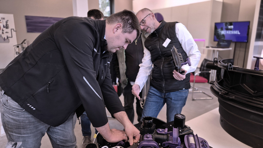 Die Präsenzseminare in den fünf Kessel-Kundenforen in Lenting, Stuttgart, Mainz, Dortmund und Hamburg werden verstärkt von Installateuren genutzt, weil hier die Produkte praxisnah erlebbar sind.
