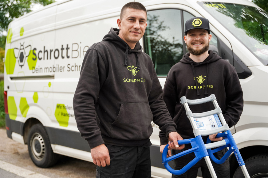 Schrottbienen sammeln Altmetalle.