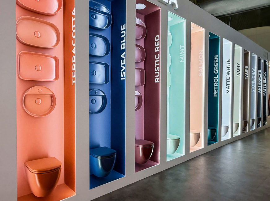 Auffällig wie ein Fanfarenstoß in der Blockflötenstunde: Die Farbkollektion Colorisvea aus Italien regte zum Nachdenken an. Bei dieser Auswahl findet jeder, der Farbe mag, eine aktuelle Akzentfarbe.