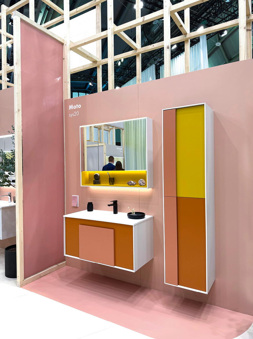 Die Grenzen von Kunst und Design verschwimmen im Fall des ­Badmöbelprogramms Moto von Burgbad. Die Gestaltung ist durch ­Josef Albers inspiriert, einen der größten Farbenkünstler des 20.&nbsp;Jahrhunderts überhaupt.