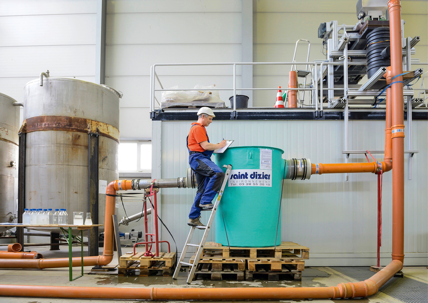 Zulassungsprüfung einer Regenwasserbehandlungsanlage.