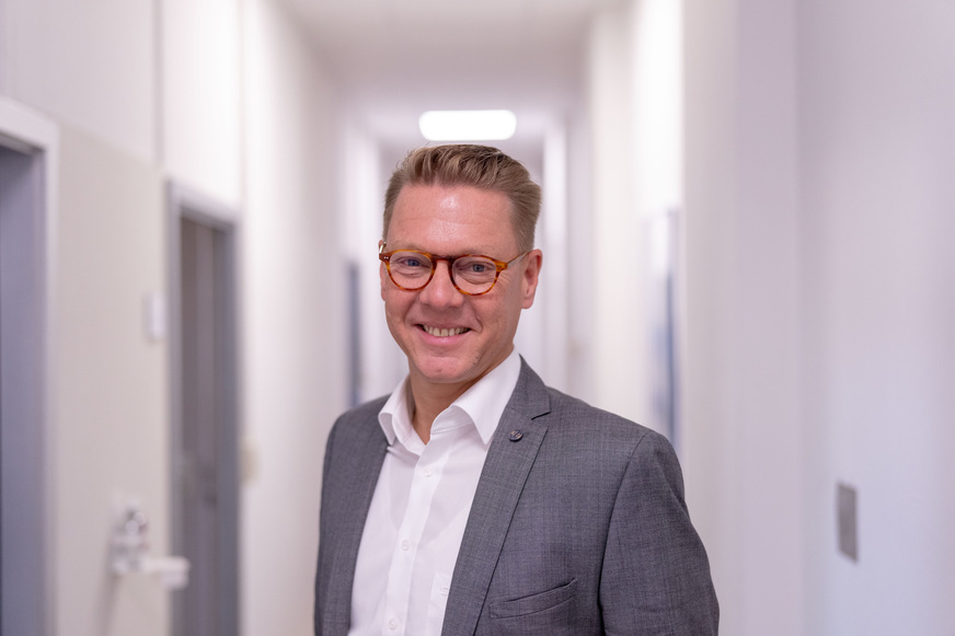 Dr. Christopher Lange