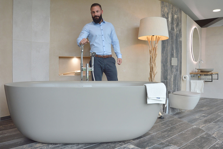 Klimabewusstsein, zeitlose Eleganz und wohnliche Behaglichkeit - plus harmonische, matte Farben sind derzeit in Mode.