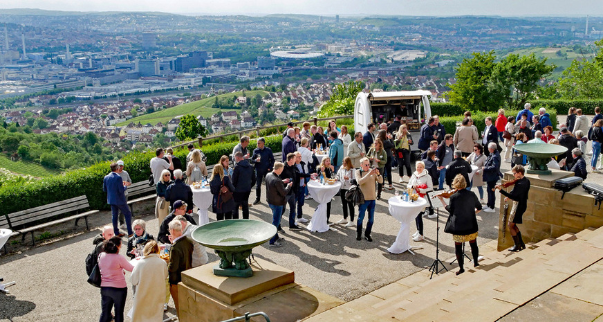 Grandioser Blick: Von der Grab­kappe auf dem Rotenberg gab&nbsp;es Stuttgart zum Genießen.