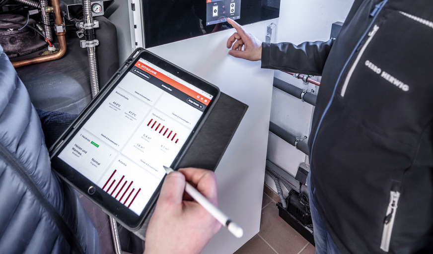 Für den technikaffinen Kunden: Vieles von dem, was die haustechnischen Anlagen können und leisten, lässt sich visualisieren. Von Bedeutung ist beispielsweise, wie effizient das Heizsystem gerade arbeitet.