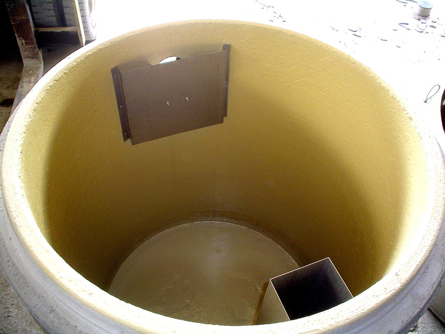 Blick in eine Fettabscheideranlage.