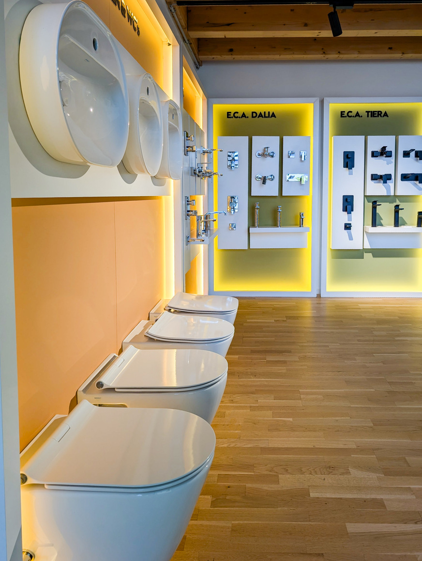 Die ansprechende Darbietung der neusten Badkeramik ist ein Highlight der neuen Räumlichkeiten.