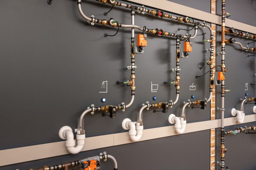 Mit präzisen Regulierventilen können gezielt Szenarien erzeugt und analysiert werden. Z.B. die Auswirkungen gleichzeitiger Entnahmen auf das Druckverhalten im Leitungsnetz.