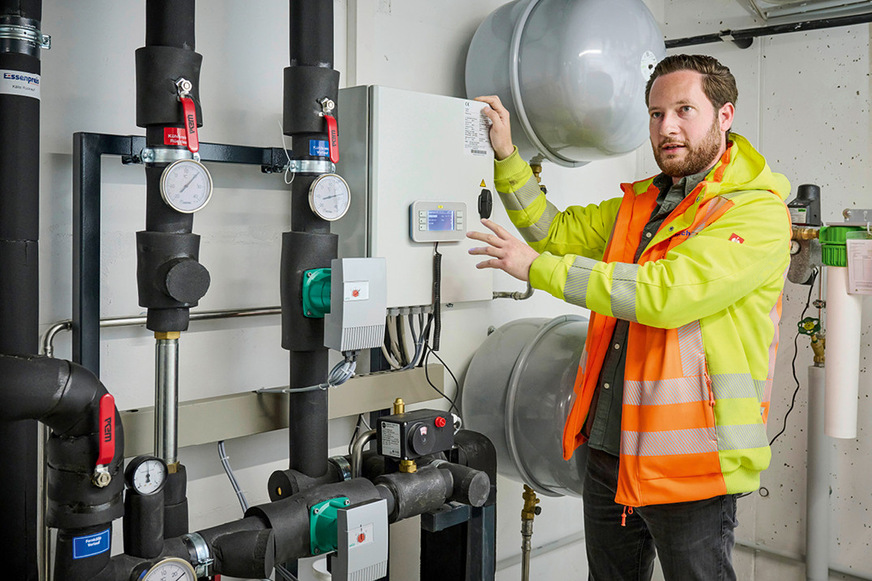 Für Bauleiter Yannick Schmich ist die einfach strukturierte Haustechnik mit den leistungsmäßig skalierbaren Anlagen von Systemair mitentscheidend für die effiziente, reibungslose Wärme-/Kälte­versorgung in den Gebäuden.