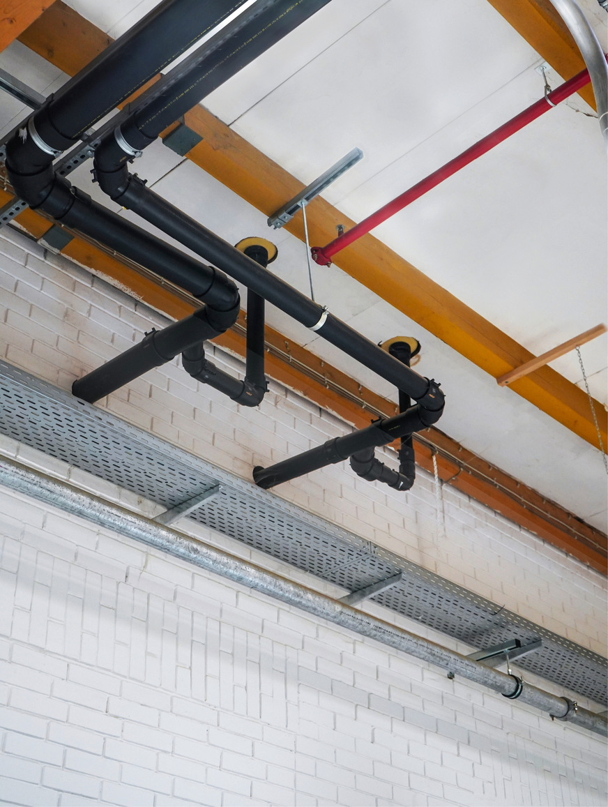 Eine leistungsfähige Notentwässerung war auch aus ­wirtschaftlichen Gründen attraktiv, da damit der aufwendige ­Ausbau des Grundleitungsnetzes und die damit verbundenen Betriebsunterbrechungen vermieden werden konnten.