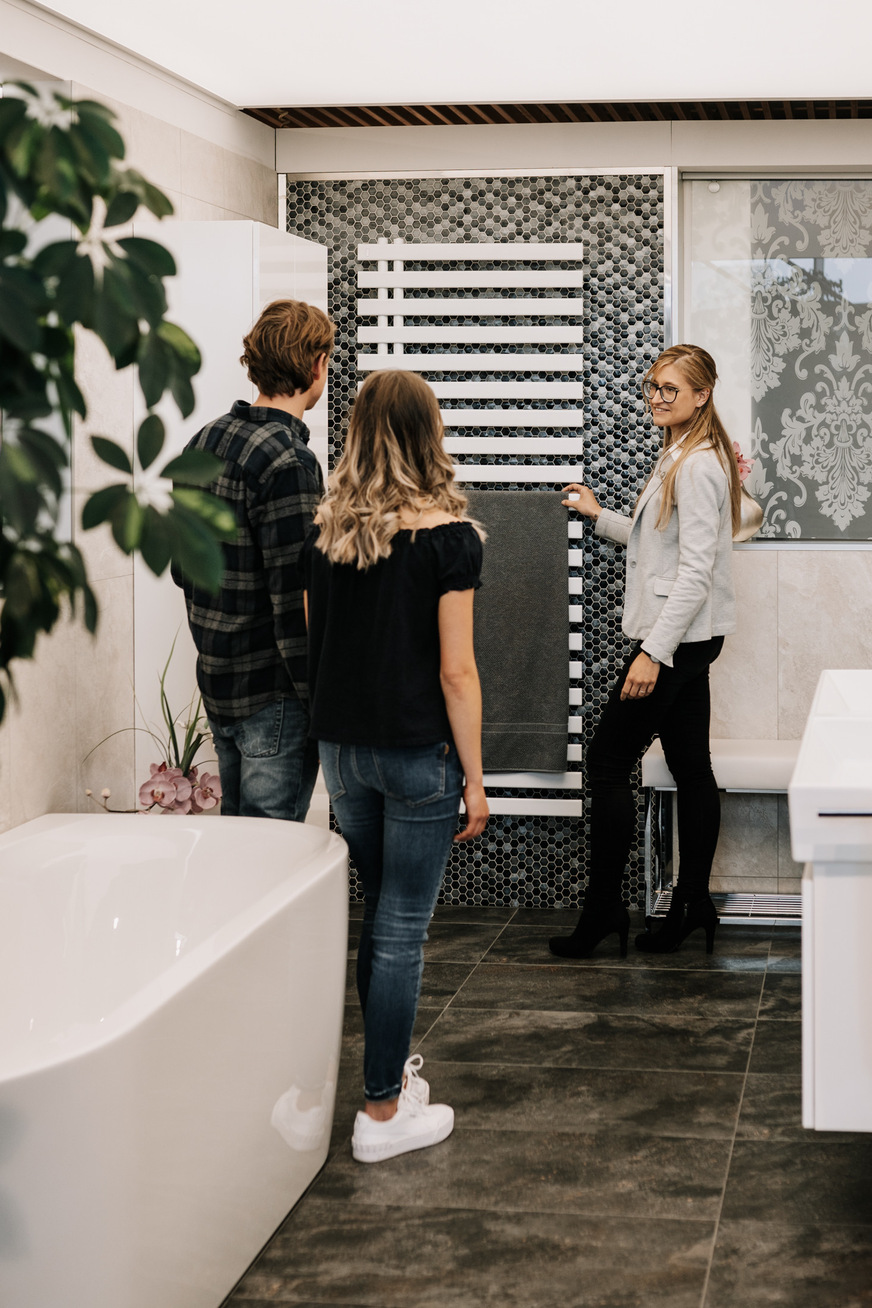 In den Holter-Ausstellungen haben Endkunden die Möglichkeit Muster haptisch zu erleben und live zu betrachten.