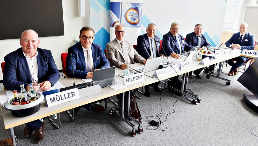 Die ZVSHK-Spitze (von links): Andreas Müller (Geschäftsführer Technik), Präsident Michael Hilpert, Stefan Menrath,&nbsp;Vizepräsident Frank Senger, Hans-Werner Eschrich, Jens Wagner und Marco Hanke.