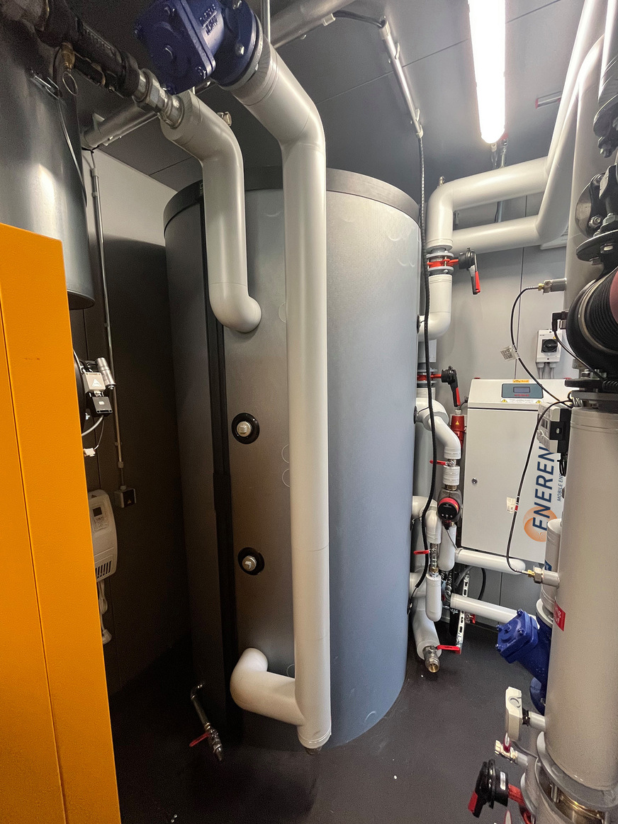 Pufferspeicher mit ca. 1500 Liter Volumen.