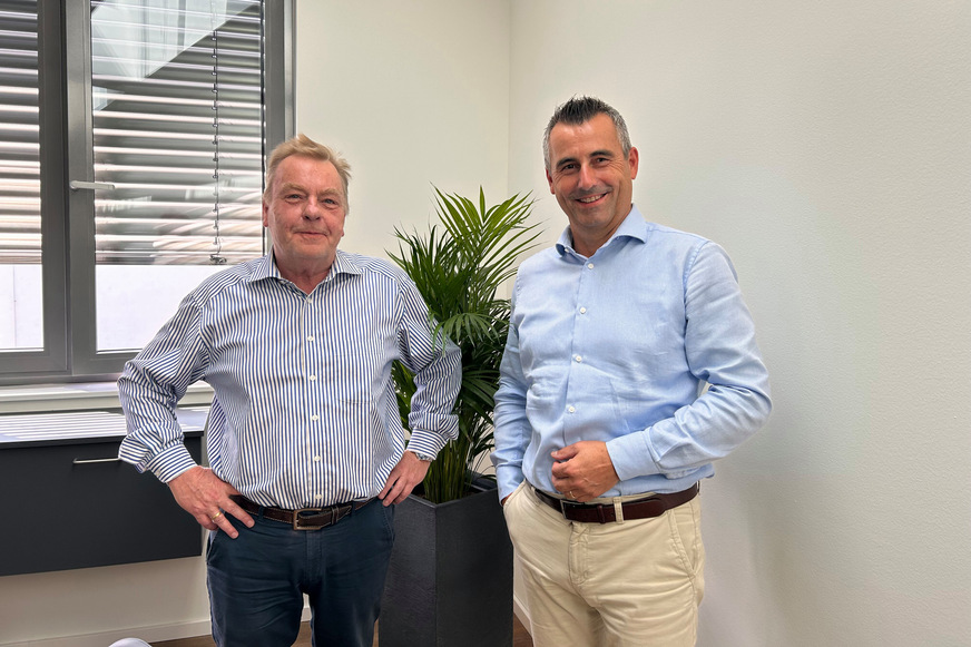 Staffelübergabe bei Caleffi Deutschland: Harald Sauseng (rechts) ist neuer Geschäftsführer und folgt Thomas Brennecke, der 17 Jahre diesen Posten innehatte.