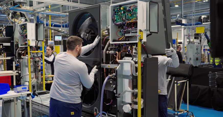 Fertigung von Panasonic-Wärmepumpen in Pilsen.
