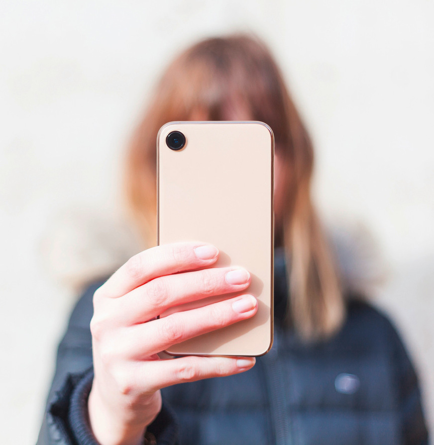 Mobile, KI-gesteuerte Softwarelösungen erfassen Zeiten und bearbeiten ­Aufträge. Die gesamte Projektabrechnung geschieht direkt vor Ort auf dem Smartphone oder Tablet des Monteurs.