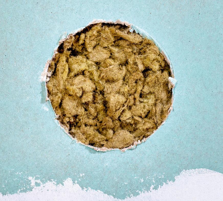 Nach dem Einblasen ist das Dämmmaterial vollständig, hohlraumfrei und&nbsp;rauschdicht verfüllt.