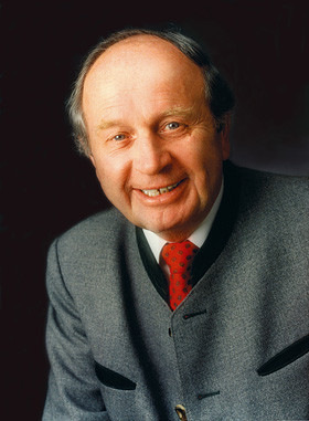 Josef Grünbeck, der Gründer der heutigen Grünbeck AG, wäre am 17. September 2025 hundert Jahre alt geworden.