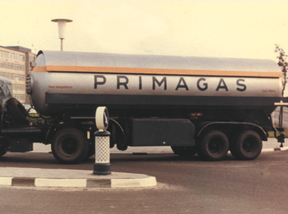  1959: Der erste Tankwagen wird angeschafft.