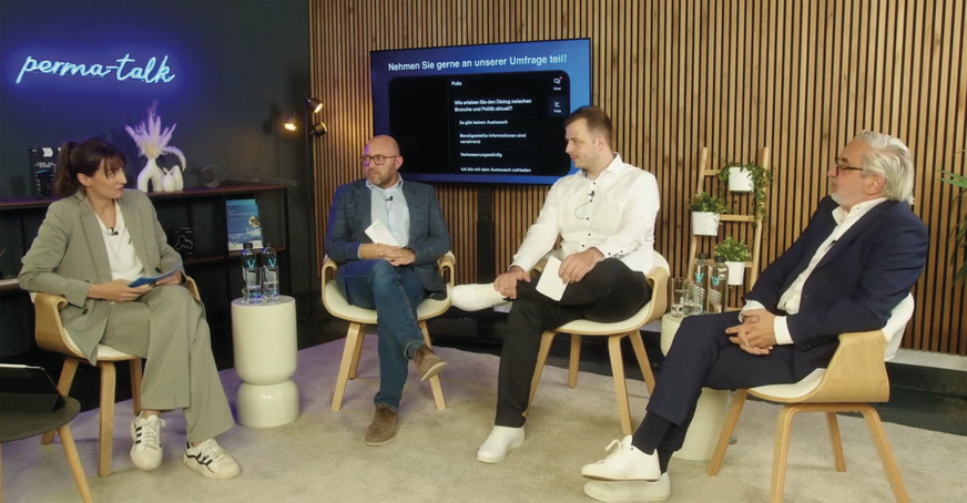 Der erste perma-talk bot interessanten Austausch rund ums Gebäudeenergiegesetz aus verschiedenen Blickwinkeln: Lydia Bautze-Ortlieb von der Made in Stuttgart Marketing & Media GmbH (links) führte durch das Live-Format, als Gäste (v.l.) waren José Lupion, Obermeister Innung SHK Stuttgart-Böblingen, Valentin Ege von der Digital Building Industries AG und perma-trade Geschäftsführer Michael Sautter eingeladen.