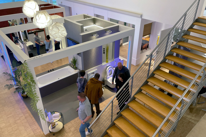 Mit Hunderten von Ausstellungsteilnahmen in ganz Deutschland, einer Informationskampagne mit hoher Sichtbarkeit und inspirierenden Vor-Ort-Aktionen wurde der Aktionstag zum Magneten für alle, die neuen Schwung ins Badezimmer bringen wollen.