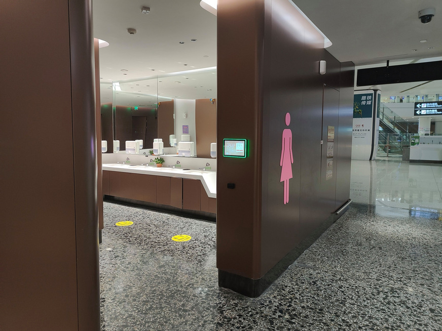 Auf einem Bildschirm werden die Daten der EnOcean Sensoren angezeigt.