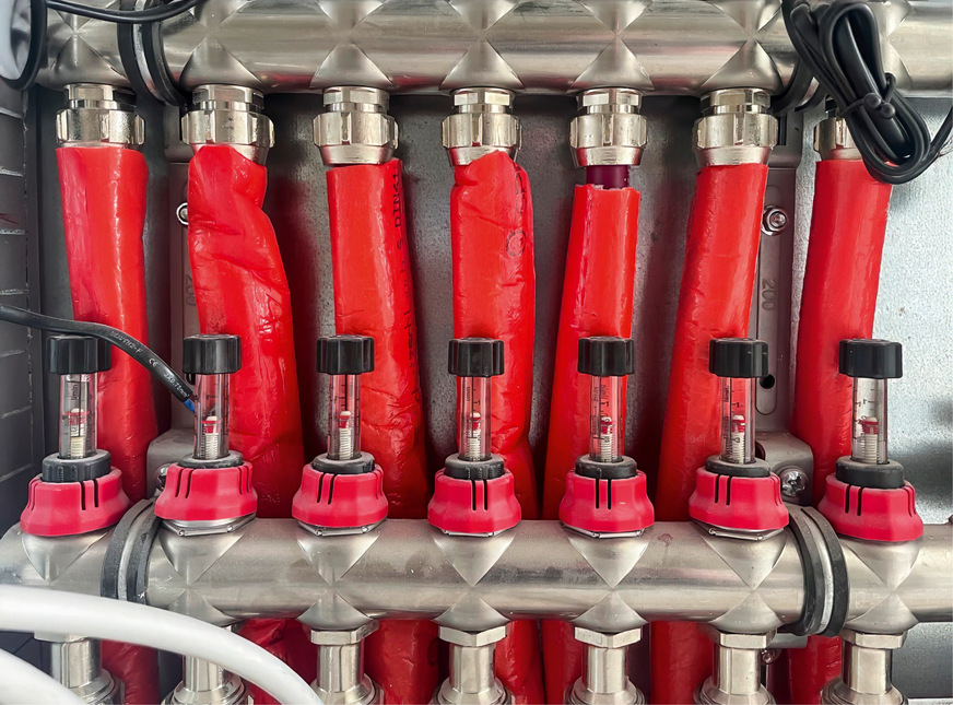 Neue Durchflussmesser einer Fußbodenheizung.