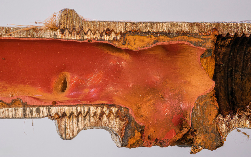 Beispielhafte Darstellung eines Formteiles mit einer unzureichenden&nbsp;Innenbeschichtung.