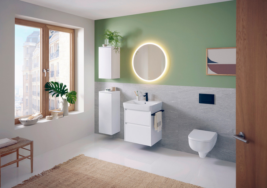 Für den Waschplatz stehen mit den technisch und optisch überarbeiteten Möbeln der Badezimmerserien Renova Plan neue Lösungen bereit. Sie bieten praktischen Stauraum für das Privatbad und den Projektbereich.