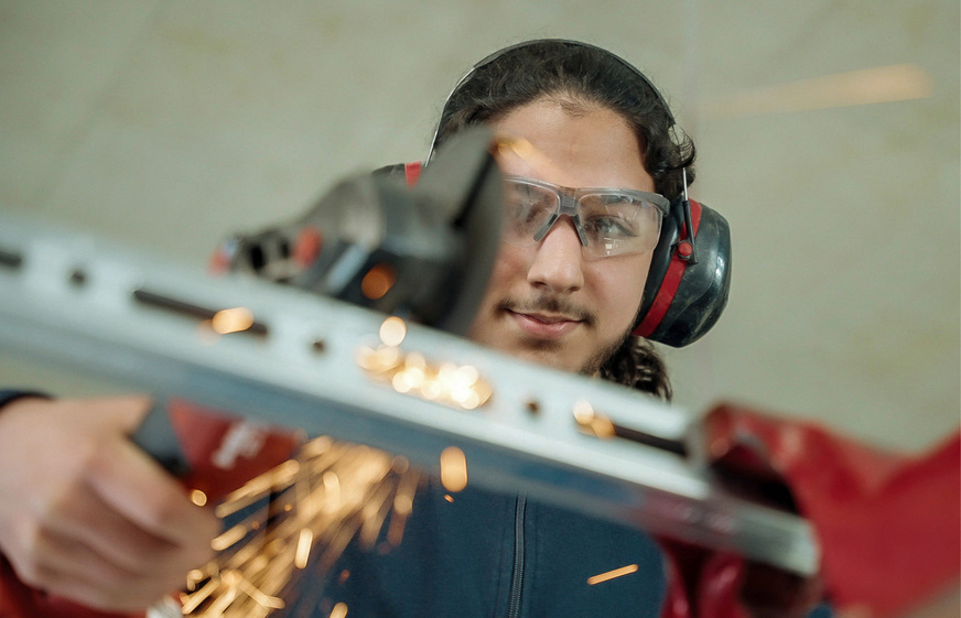 Durch vernünftige Planung und Vorfertigung können die Monteure viel früher ­selbstständig ­arbeiten und ­bereits nach drei bis fünf Jahren Erfahrung ­komplexe Projekte abwickeln.