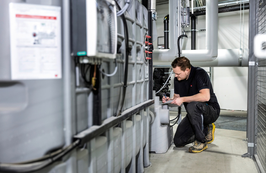 Eine Eigenkontrolle der Funktionsfähigkeit sowie des Zustands der Abscheideranlage durch einen Sachkundigen&nbsp;sollte mindestens einmal im Monat erfolgen.