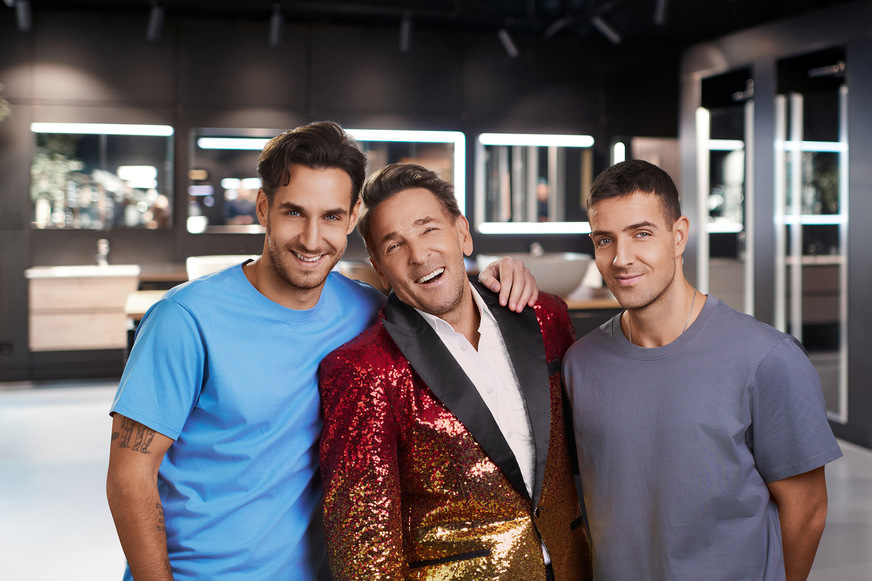 Mark Keller (Mitte) mit seinen Söhnen Joshua (li.) und Aaron. Alle drei spielen im Elements-Film (siehe unten) mit. Mark Keller ist bekannt aus Fernsehserien wie „Der Bergdoktor“, „Alarm für Cobra 11“ und dem „Tatort“.