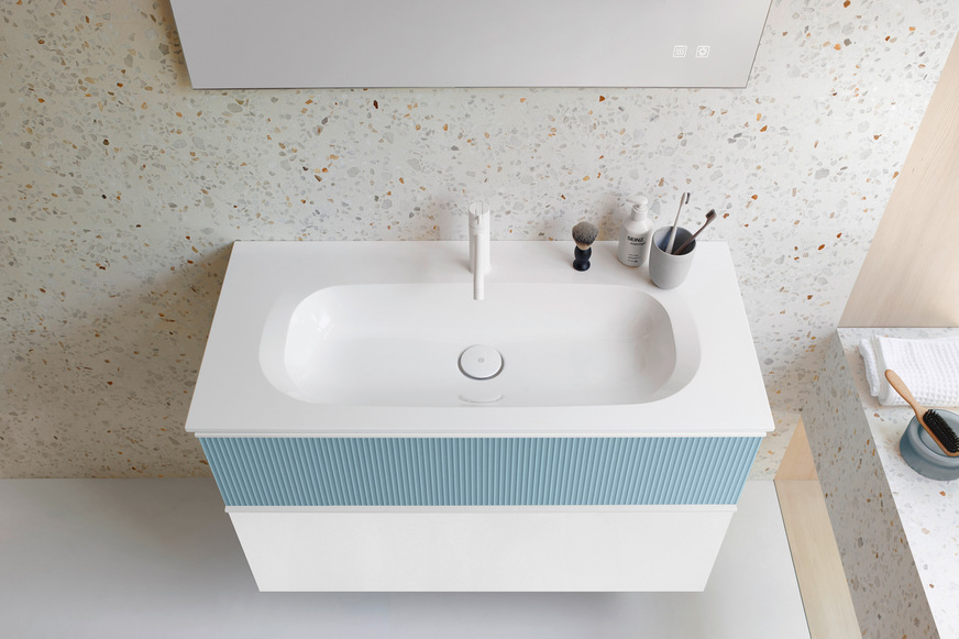 Mineralguss-Waschtisch mit Waschtischunterschrank aus der Serie Fiumo von burgbad.