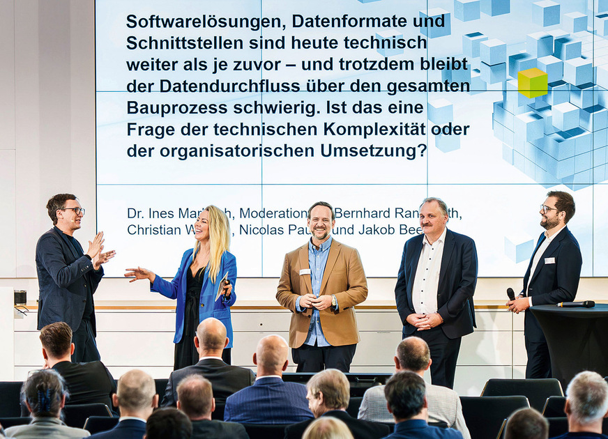 Workshops und Diskussionsrunden sind ein wichtiges Erfolgselement&nbsp;des vom BIM Center Aachen veranstalteten Fachkongresses. Im Bild ein&nbsp;Expertentalk unter Moderation von Dr. Ines Marbach.